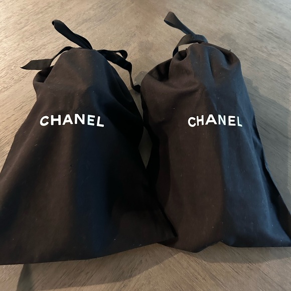 CHANEL SNEAKERS - Picture 7 of 9